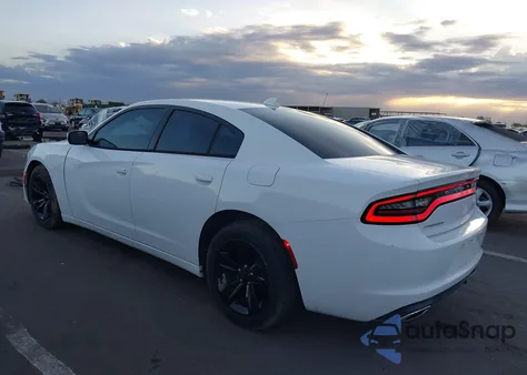 2016 Dodge Charger Sxt z USA, uszkodzony, nr VIN 2C3CDXHG9GH149612